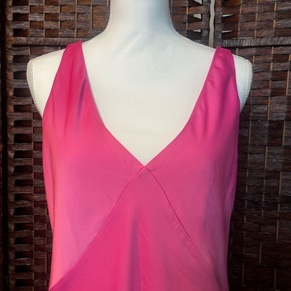 Chic Pink V-Neck Sleeveless Dress